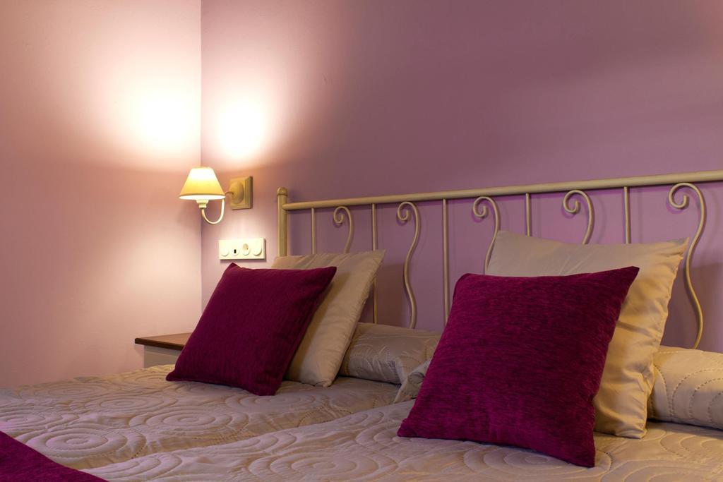 Hotel Y Apartamentos El Camin Poo De Llanes Room photo