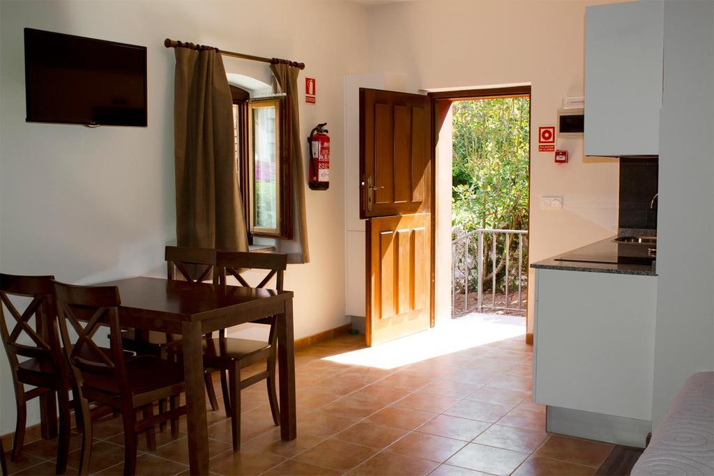 Hotel Y Apartamentos El Camin Poo De Llanes Room photo