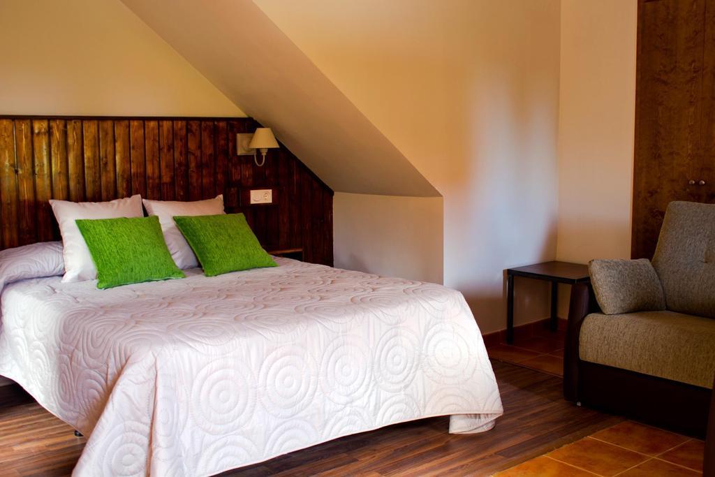 Hotel Y Apartamentos El Camin Poo De Llanes Room photo